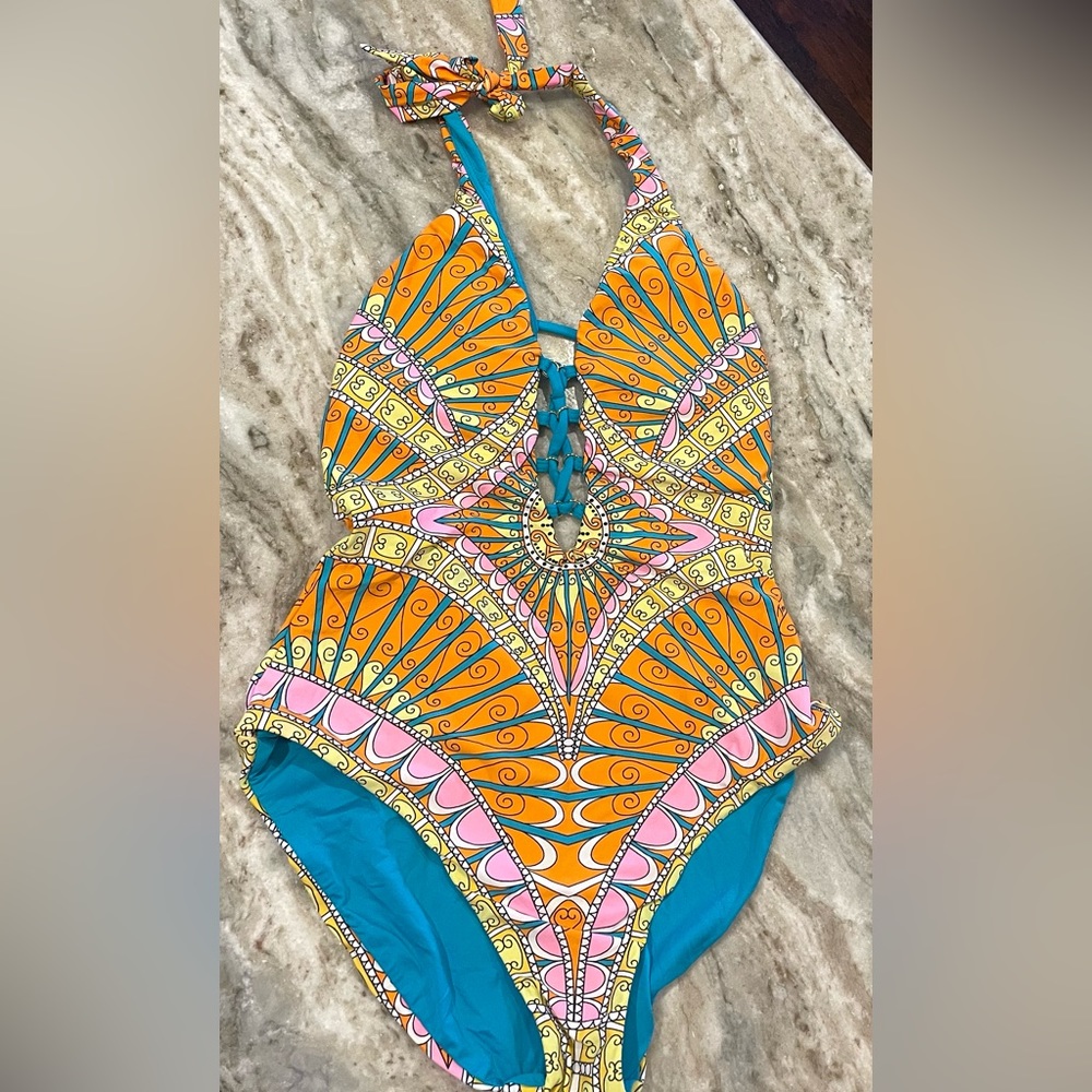 Trina Turk Women’s Capri Printed Lace Up Front One Piece Swimsuit Size 6 NWOT